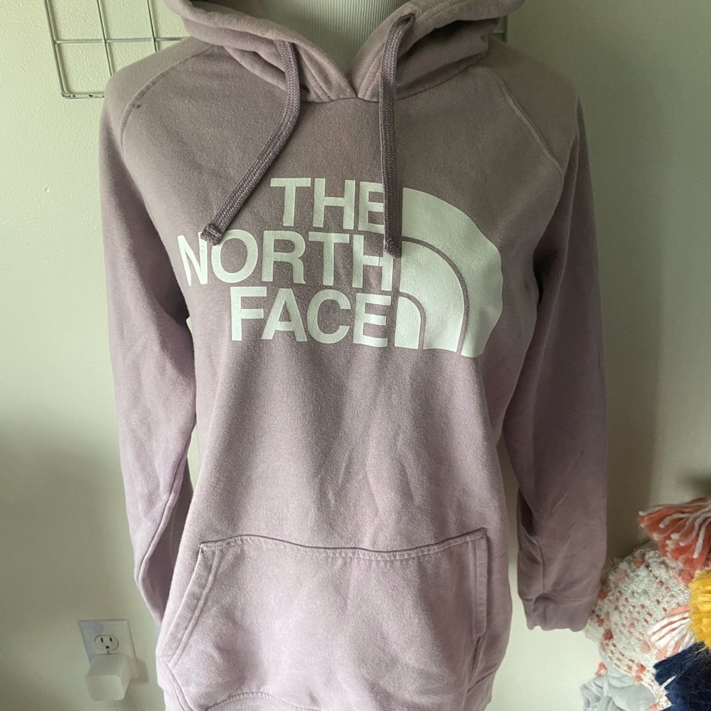 North Face Women’s L Hoodie